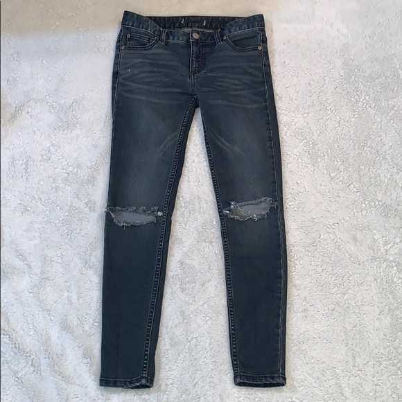 FREE PEOPLE Mid-Rise Distressed Knee Jeans - Picture 2 of 3